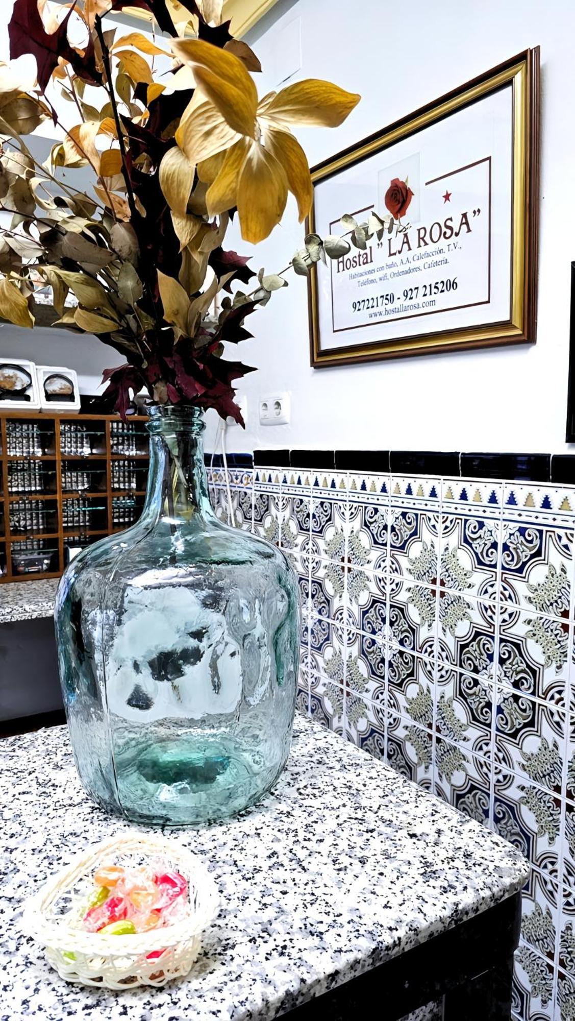 Hostal La Rosa Caces Екстериор снимка