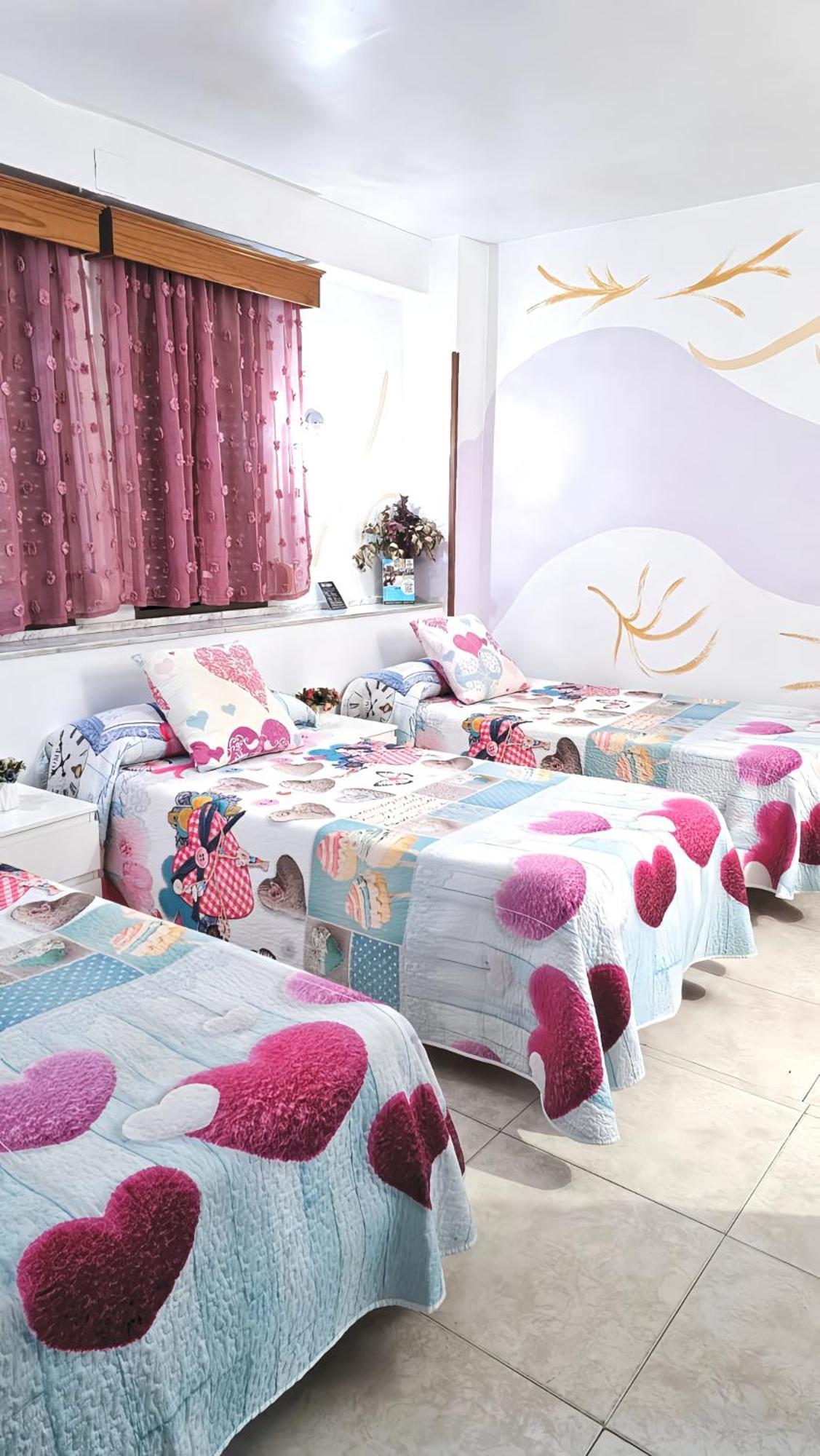 Hostal La Rosa Caces Екстериор снимка