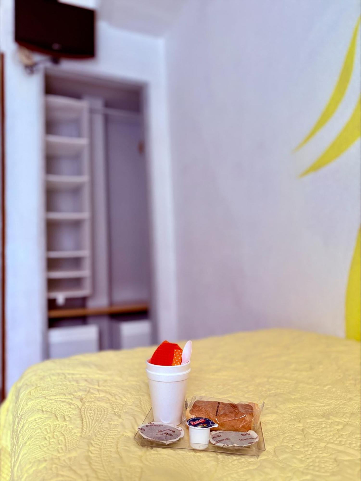 Hostal La Rosa Caces Екстериор снимка