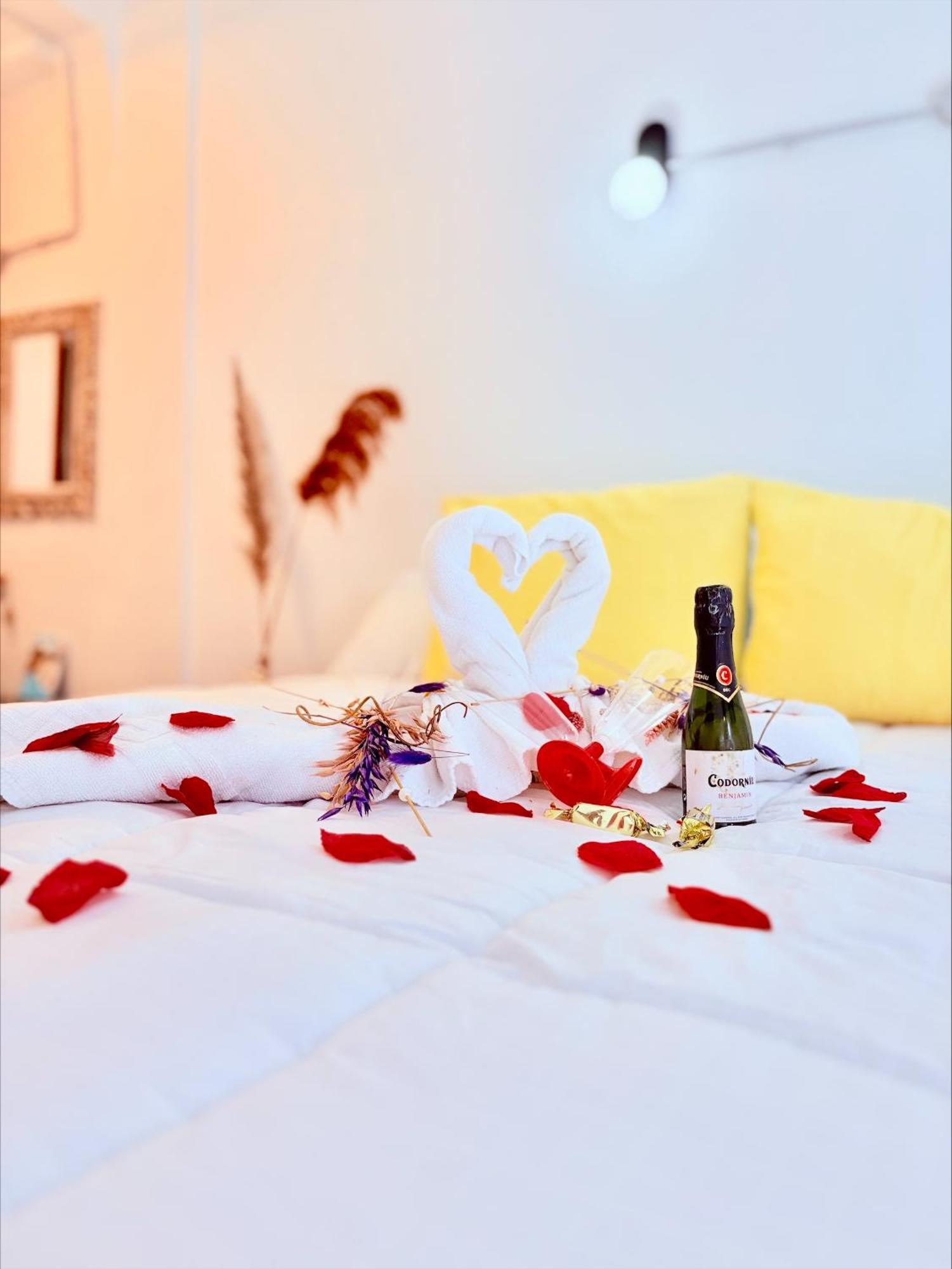 Hostal La Rosa Caces Екстериор снимка