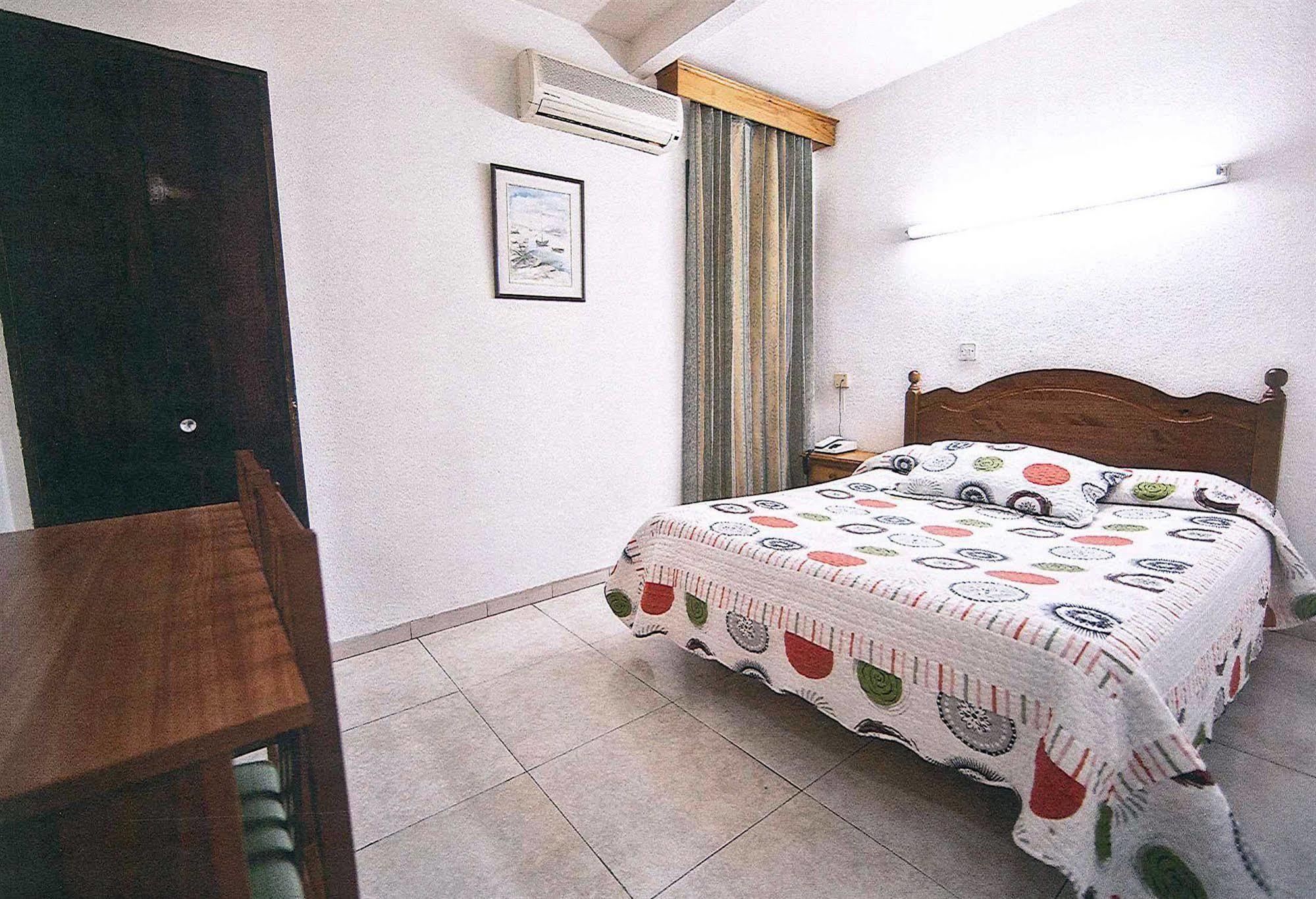 Hostal La Rosa Caces Екстериор снимка