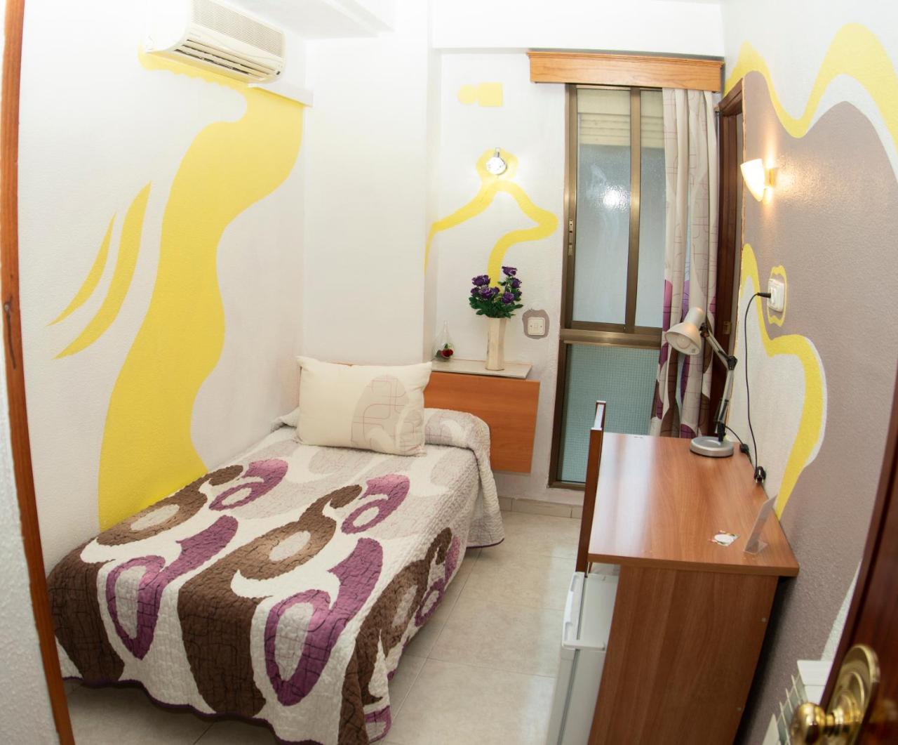 Hostal La Rosa Caces Екстериор снимка